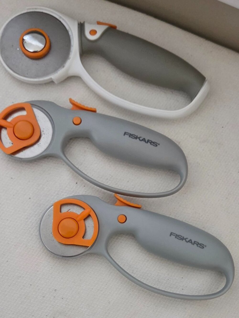 Fiskars 2 - 45mm Titanium Rotary Cutter & 60mm Rotary Cutter